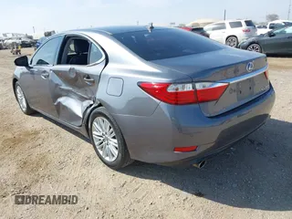 2013 Lexus ES 4dr Sdn with VIN JTHBK1GG8D2051976, listed as a IAAI auction lot 41804952 with 153,825 mi miles. Bid and sale history available at carsss.com. Image 3.