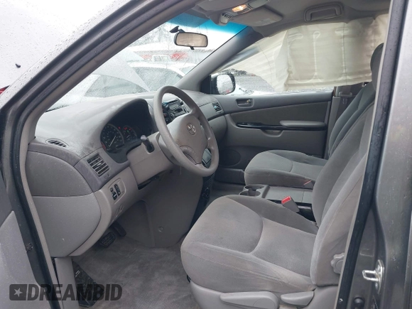 2005 Toyota Sienna LE with VIN 5TDBA23C55S048993, listed as a IAAI auction lot 41637805 with 157,959 mi miles. Bid and sale history available at carsss.com. Image 5.