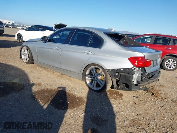 2015 BMW 3 Series 335i z VIN WBA3A9G51FNT09260, wystawiony jako IAAI lot #41603526 z przebiegiem 106 020 mil mil oraz . Historia ofert i sprzedaży dostępna na DreamBid. Obrazek 3.
