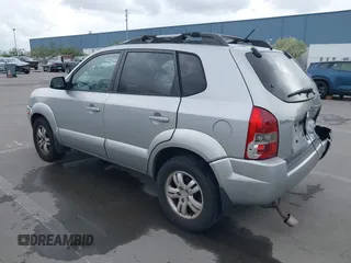 2007 Hyundai Tucson SE with VIN KM8JN12D07U670447, listed as a IAAI auction lot 41946768 with 209,079 mi miles. Bid and sale history available at carsss.com. Image 3.