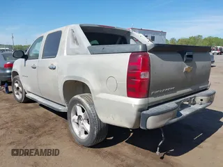 2007 Chevrolet Avalanche LS z VIN 3GNEC12007G135346, wystawiony jako IAAI lot #42065408 z przebiegiem 183 821 mil mil oraz . Historia ofert i sprzedaży dostępna na DreamBid. Obrazek 3.