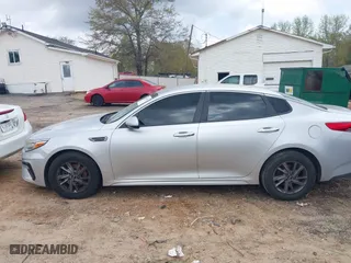 2019 Kia Optima S with VIN 5XXGT4L38KG282523, listed as a IAAI auction lot 41929453 with 261,095 mi miles. Bid and sale history available at carsss.com. Image 15.