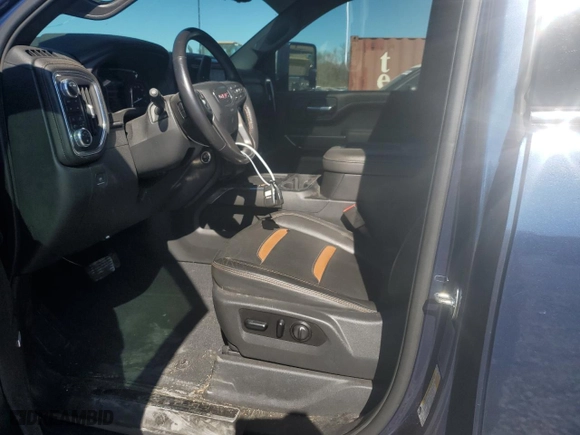 2021 GMC Sierra 2500HD AT4 with VIN 1GT49PEY6MF295624, listed as a Copart auction lot 46704185 with 42,292 mi miles and Clean Title. Bid and sale history available at carsss.com. Image 7.