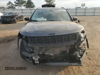 2020 Jeep Compass Latitude with VIN 3C4NJCBB3LT205774, listed as a Copart auction lot 43865785 with 62,880 mi miles and Salvage Title. Bid and sale history available at carsss.com. Image 5.