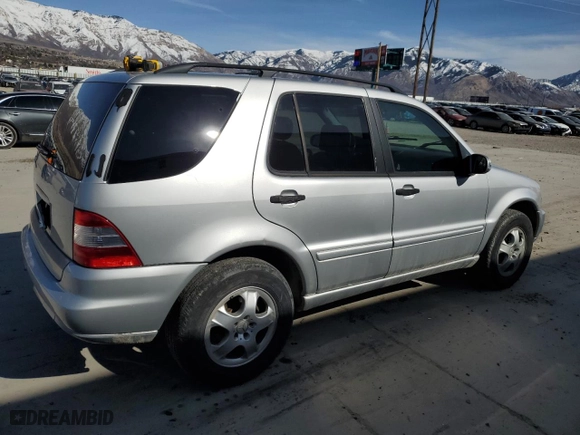 2003 Mercedes-Benz M-Class 3.7L with VIN 4JGAB57E43A445218, listed as a Copart auction lot 48009735 with 136,522 mi miles and Salvage Title. Bid and sale history available at carsss.com. Image 3.