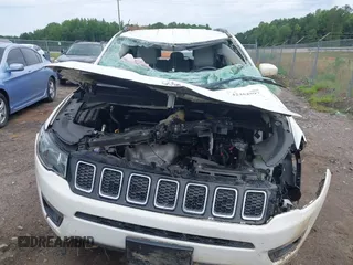 2018 Jeep Compass Latitude z VIN 3C4NJDBB2JT248974, wystawiony jako IAAI lot #42462597 z przebiegiem 168 725 mil mil oraz . Historia ofert i sprzedaży dostępna na DreamBid. Obrazek 6.
