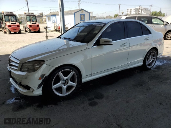 2010 Mercedes-Benz C 300 Sport z VIN WDDGF5EB2AR100365, wystawiony jako Copart lot #61006965 z przebiegiem 103 925 mil mil oraz Szkoda całkowita • Salvage title. Historia ofert i sprzedaży dostępna na DreamBid. Obrazek 1.