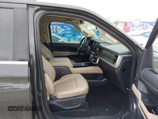 2023 Ford Expedition XLT with VIN 1FMJU1H85PEA53844, listed as a IAAI auction lot 41622752 with 54,178 mi miles. Bid and sale history available at carsss.com. Image 5.