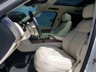2023 Land Rover Range Rover SE z VIN SALKPBFU9PA013532, wystawiony jako Copart lot #53318255 z przebiegiem 20 504 mil mil oraz Szkoda całkowita • Salvage title. Historia ofert i sprzedaży dostępna na DreamBid. Obrazek 7.