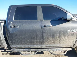 2018 Ram 2500 Laramie with VIN 3C6UR5FL4JG328614, listed as a IAAI auction lot 41420341 with 188,142 mi miles. Bid and sale history available at carsss.com. Image 14.