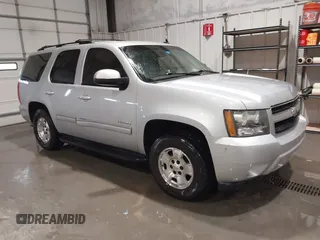 2010 Chevrolet Tahoe LT z VIN 1GNMCBE32AR244471, wystawiony jako IAAI lot #41736596 z przebiegiem 240 345 mil mil oraz . Historia ofert i sprzedaży dostępna na DreamBid. Obrazek 1.