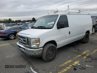 2010 Ford Econoline Cargo Commercial z VIN 1FTNE2EW6ADA01583, wystawiony jako Copart lot #85033044 z przebiegiem 98 464 mil mil oraz Czysty tytuł • Clean title. Historia ofert i sprzedaży dostępna na DreamBid. Obrazek 1.