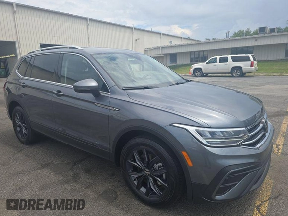 2024 Volkswagen Tiguan SE with VIN 3VV3B7AX6RM103866, listed as a IAAI auction lot 42751181 with 31,978 mi miles and . Bid and sale history available at DreamBid. Image 23.