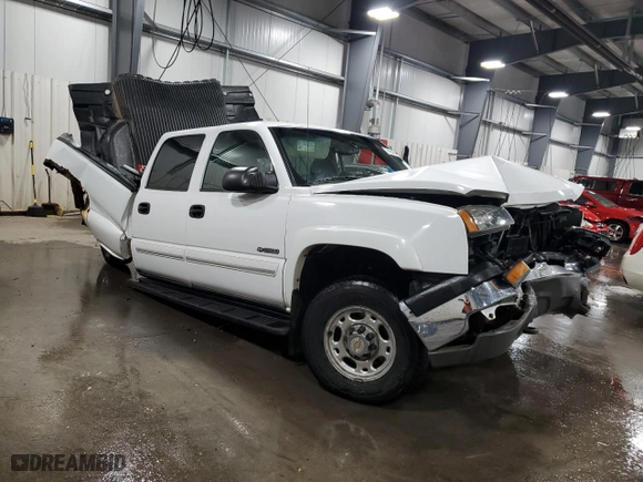 2004 Chevrolet Silverado 2500 Crew Cab LT with VIN 1GCGK23U24F106374, listed as a Copart auction lot 78864084 with 0 mi miles and Non Repairable. Bid and sale history available at carsss.com. Image 4.