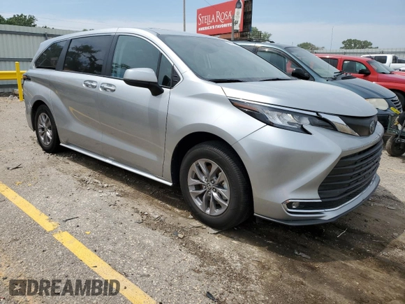 2023 Toyota Sienna XLE with VIN 5TDYRKEC6PS152430, listed as a Copart auction lot 60543295 with Not provided miles and Salvage title. Bid and sale history available at DreamBid. Image 4.
