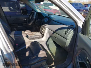 2003 Honda Pilot EX with VIN 2HKYF18603H591082, listed as a IAAI auction lot 41189213 with 355,163 mi miles. Bid and sale history available at carsss.com. Image 5.