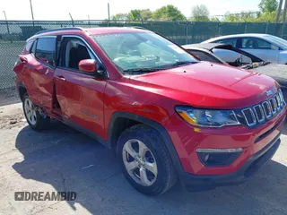 2018 Jeep Compass Latitude z VIN 3C4NJDBB6JT142740, wystawiony jako IAAI lot #42212811 z przebiegiem 81 647 mil mil oraz . Historia ofert i sprzedaży dostępna na DreamBid. Obrazek 1.