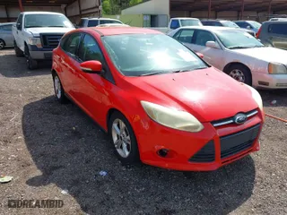 2014 Ford Focus SE with VIN 1FADP3K25EL230853, listed as a IAAI auction lot 41918975 with 147,268 mi miles. Bid and sale history available at carsss.com. Image 1.