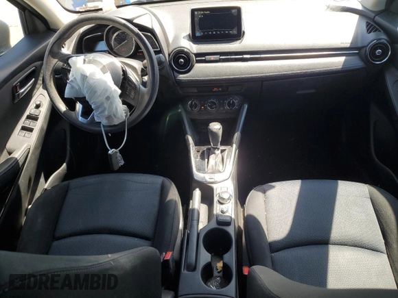 2016 Scion iA z VIN 3MYDLBZV6GY141028, wystawiony jako Copart lot #55264655 z przebiegiem 110 327 mil mil oraz Czysty tytuł • Clean title. Historia ofert i sprzedaży dostępna na DreamBid. Obrazek 8.