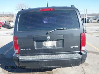 2011 Dodge Nitro SE z VIN 1D4PT2GK7BW520224, wystawiony jako IAAI lot #41781346 z przebiegiem 152 140 mil mil oraz . Historia ofert i sprzedaży dostępna na DreamBid. Obrazek 16.