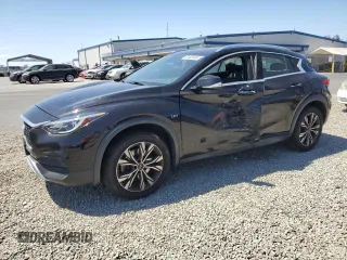 2017 Infiniti QX30 Premium z VIN SJKCH5CR8HA038348, wystawiony jako Copart lot #52483495 z przebiegiem 108 418 mil mil oraz Szkoda całkowita • Salvage title. Historia ofert i sprzedaży dostępna na DreamBid. Obrazek 1.