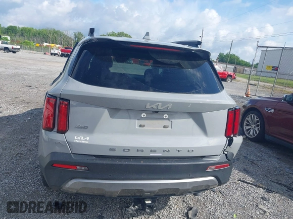 2022 Kia Sorento SX z VIN 5XYRKDLF6NG093083, wystawiony jako IAAI lot #42170584 z przebiegiem 60 848 mil mil oraz . Historia ofert i sprzedaży dostępna na DreamBid. Obrazek 16.
