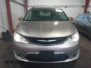 2017 Chrysler Pacifica Touring L with VIN 2C4RC1BG5HR565540, listed as a IAAI auction lot 41999464 with 110,056 mi miles and . Bid and sale history available at DreamBid. Image 12.