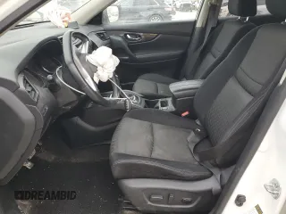 2017 Nissan Rogue SV z VIN JN8AT2MT2HW145906, wystawiony jako Copart lot #44568115 z przebiegiem 104 561 mil mil oraz Szkoda całkowita • Salvage title. Historia ofert i sprzedaży dostępna na DreamBid. Obrazek 7.