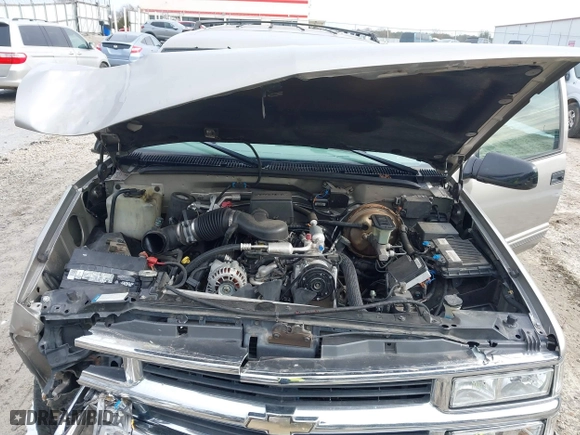 1998 Chevrolet Tahoe with VIN 1GNEK13R4WJ346417, listed as a IAAI auction lot 41390436 with 184,094 mi miles. Bid and sale history available at carsss.com. Image 10.
