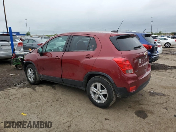 2021 Chevrolet Trax LS z VIN KL7CJKSB5MB327988, wystawiony jako Copart lot #56778645 z przebiegiem 26 312 mil mil oraz Nie do naprawy • Non repairable. Historia ofert i sprzedaży dostępna na DreamBid. Obrazek 2.