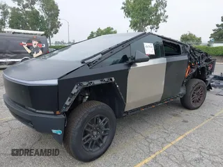 2024 Tesla Cybertruck с VIN 7G2CEHED5RA053441, выставлен на аукционе IAAI как лот 42475220 с пробегом 8 671 миль миль и . История ставок и продаж доступна на DreamBid. Изображение 2.