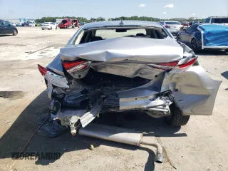 2020 Ford Fusion SE with VIN 3FA6P0HD4LR228218, listed as a Copart auction lot 60694665 with 32,060 mi miles and Non repairable. Bid and sale history available at DreamBid. Image 6.