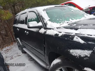 2015 Chevrolet Tahoe LTZ z VIN 1GNSKCKC3FR584689, wystawiony jako IAAI lot #41505580 z przebiegiem 37 012 mil mil oraz . Historia ofert i sprzedaży dostępna na DreamBid. Obrazek 13.