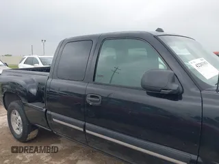 2005 Chevrolet Silverado 1500 Z71 with VIN 1GCEK19B95Z142179, listed as a IAAI auction lot 42203353 with 225,869 mi miles and . Bid and sale history available at DreamBid. Image 13.