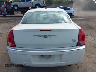 2008 Chrysler 300 C Hemi with VIN 2C3KA63HX8H260492, listed as a IAAI auction lot 41897779 with 0 mi miles. Bid and sale history available at carsss.com. Image 17.