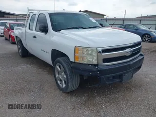 2007 Chevrolet Silverado 1500 LT w/1LT with VIN 1GCEC19077Z540649, listed as a IAAI auction lot 42037356 with 226,277 mi miles. Bid and sale history available at carsss.com. Image 1.