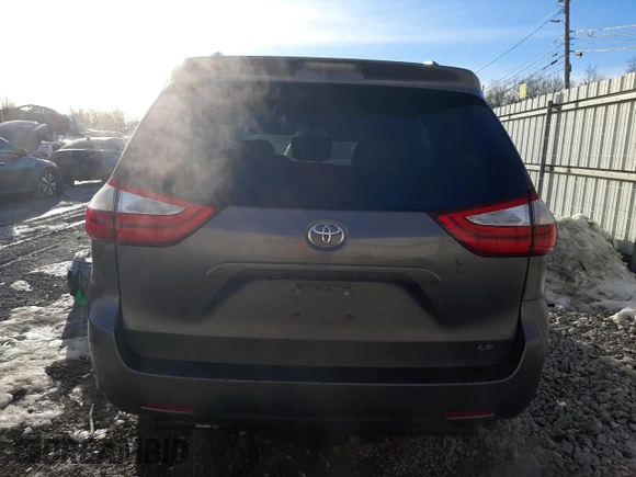 2015 Toyota Sienna LE AAS with VIN 5TDKK3DC2FS578373, listed as a Copart auction lot 43290025 with 151,955 mi miles and Salvage Title. Bid and sale history available at DreamBid. Image 6.
