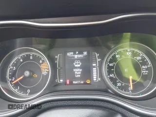 2019 Jeep Cherokee Latitude Plus с VIN 1C4PJMLB2KD328371, выставлен на аукционе IAAI как лот 42143737 с пробегом 98 417 миль миль и . История ставок и продаж доступна на DreamBid. Изображение 7.