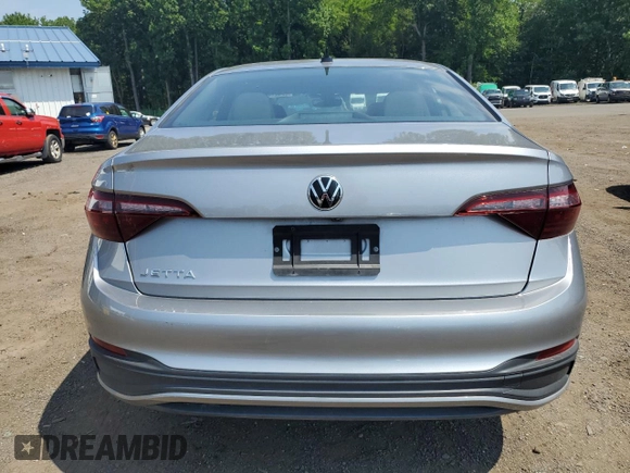 2024 Volkswagen Jetta S z VIN 3VW5M7BU0RM056871, wystawiony jako Copart lot #66462825 z przebiegiem 25 890 mil mil oraz Czysty tytuł • Clean title. Historia ofert i sprzedaży dostępna na DreamBid. Obrazek 6.