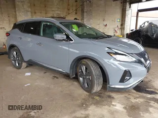 2024 Nissan Murano Platinum z VIN 5N1AZ2DS4RC104967, wystawiony jako IAAI lot #41992691 z przebiegiem 5 307 mil mil oraz . Historia ofert i sprzedaży dostępna na DreamBid. Obrazek 1.