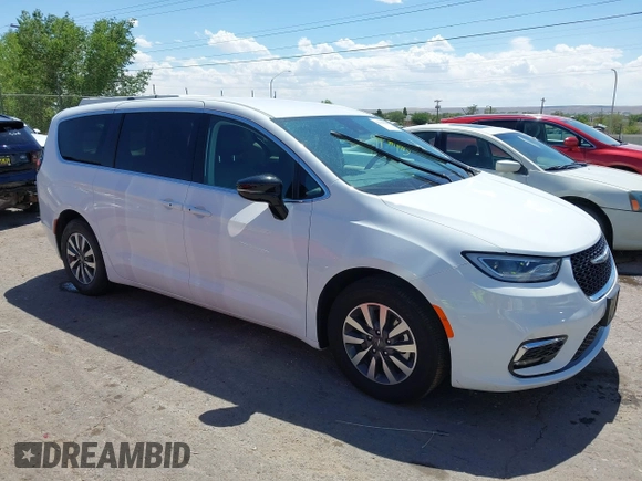 2024 Chrysler Pacifica Hybrid Select with VIN 2C4RC1S74RR153420, listed as a IAAI auction lot 42368593 with 19,829 mi miles and . Bid and sale history available at DreamBid. Image 13.