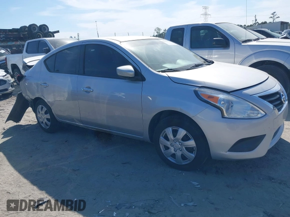 2019 Nissan Versa SV z VIN 3N1CN7AP5KL869205, wystawiony jako IAAI lot #41883310 z przebiegiem 96 317 mil mil oraz . Historia ofert i sprzedaży dostępna na DreamBid. Obrazek 1.