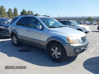 2007 Kia Sorento LX z VIN KNDJD736975710559, wystawiony jako IAAI lot #42407267 z przebiegiem 186 850 mil mil oraz . Historia ofert i sprzedaży dostępna na DreamBid. Obrazek 1.
