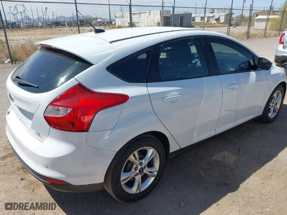 2013 Ford Focus SE with VIN 1FADP3K25DL302844, listed as a IAAI auction lot 42030154 with 226,755 mi miles. Bid and sale history available at carsss.com. Image 4.