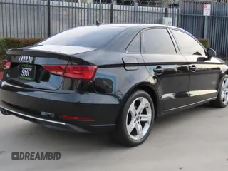 2017 Audi A3 Premium z VIN WAUAUGFF6H1044889, wystawiony jako Copart lot #58558465 z przebiegiem 98 831 mil mil oraz Tytuł czysty. Historia ofert i sprzedaży dostępna na DreamBid. Obrazek 3.