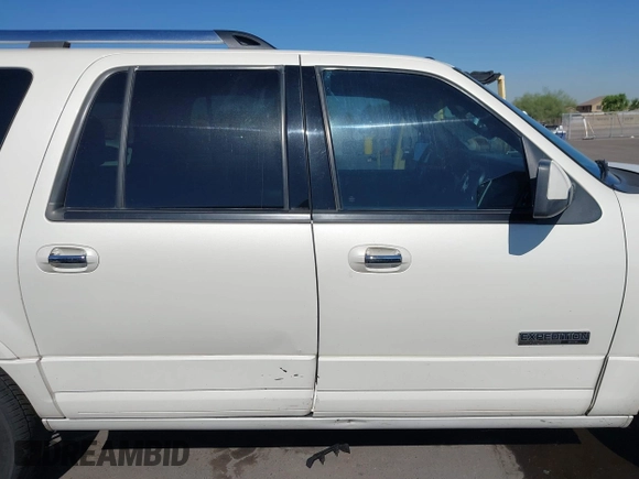 2008 Ford Expedition Max Limited с VIN 1FMFK20598LA05165, выставлен на аукционе IAAI как лот 42544119 с пробегом 230 904 миль миль и . История ставок и продаж доступна на DreamBid. Изображение 14.