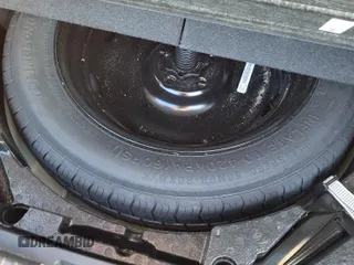 2024 Volkswagen Tiguan SE z VIN 3VV3B7AX0RM107010, wystawiony jako IAAI lot #42845198 z przebiegiem 22 903 mil mil oraz . Historia ofert i sprzedaży dostępna na DreamBid. Obrazek 4.