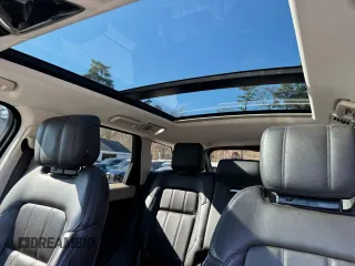 2018 Land Rover Range Rover Sport HSE with VIN SALWR2RV5JA198959, listed as a Copart auction lot 54085315 with 111,263 mi miles and Clean Title. Bid and sale history available at carsss.com. Image 9.