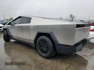2024 Tesla Cybertruck z VIN 7G2CEHED6RA010128, wystawiony jako Copart lot #45325565 z przebiegiem 8 331 mil mil oraz Szkoda całkowita • Salvage title. Historia ofert i sprzedaży dostępna na DreamBid. Obrazek 2.