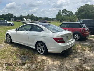 2014 Mercedes-Benz C 250 z VIN WDDGJ4HB1EG286714, wystawiony jako Copart lot #59034755 z przebiegiem 98 092 mil mil oraz Czysty tytuł • Clean title. Historia ofert i sprzedaży dostępna na DreamBid. Obrazek 3.
